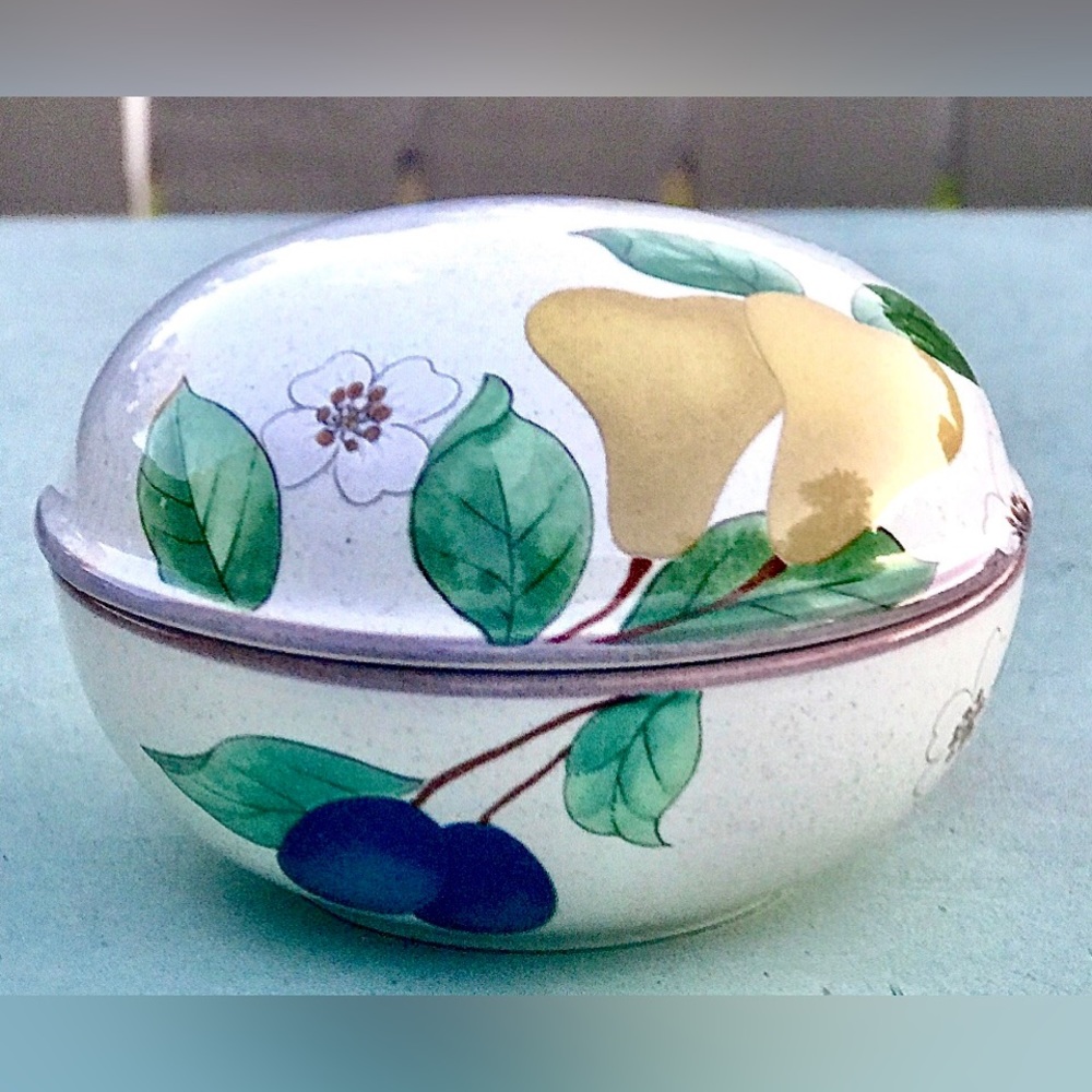 Vintage Retired MIKASA FRUIT PANORAMA Round Lidded Jewelry Trinket Dish